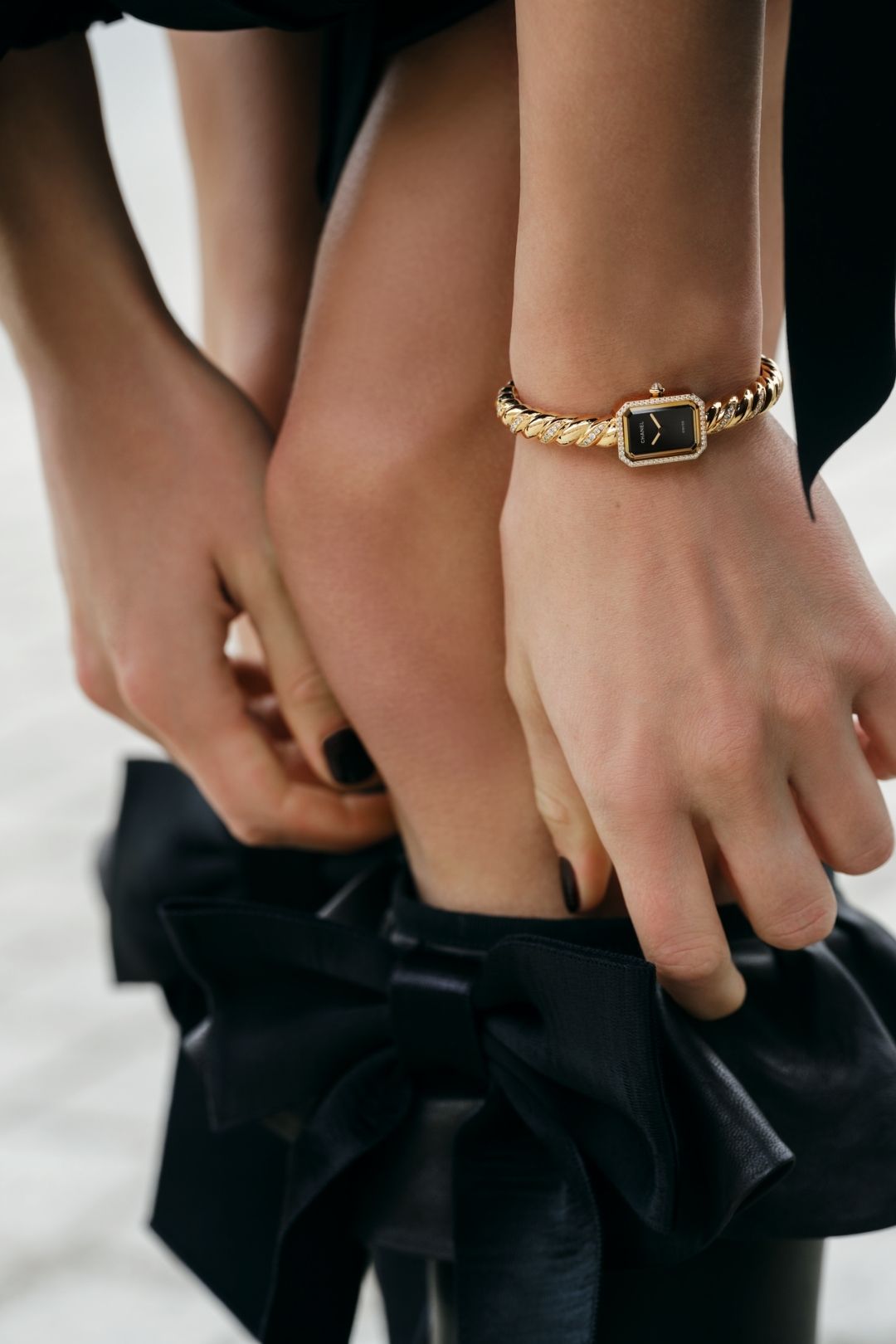 Chanel Première Galon in 18-carat yellow gold